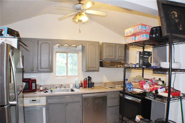 912 5th St, Penn Hills, PA 15147