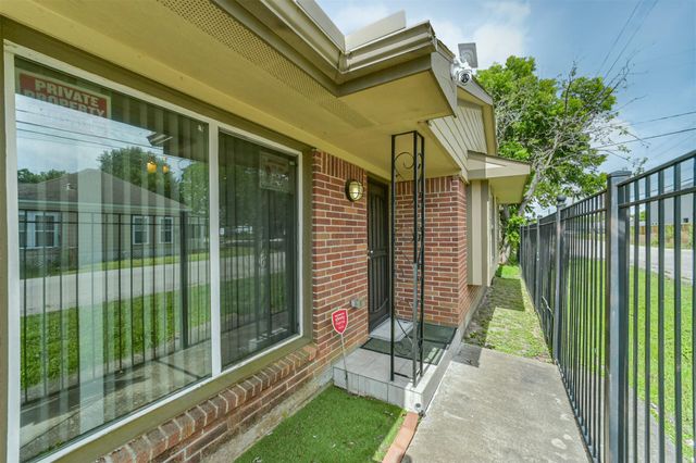 3700 Stassen Street, Houston, TX 77051