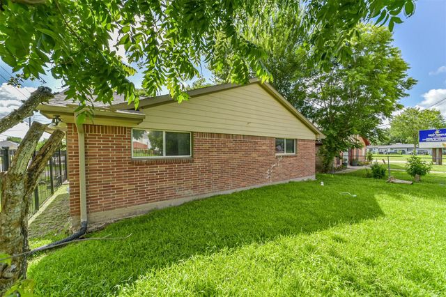 3700 Stassen Street, Houston, TX 77051