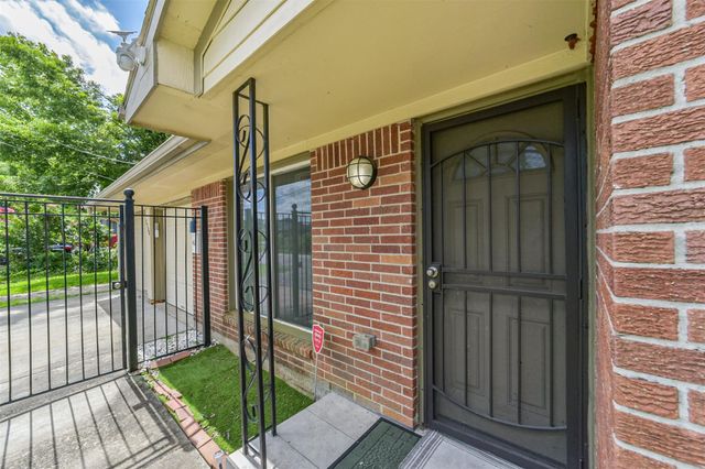3700 Stassen Street, Houston, TX 77051