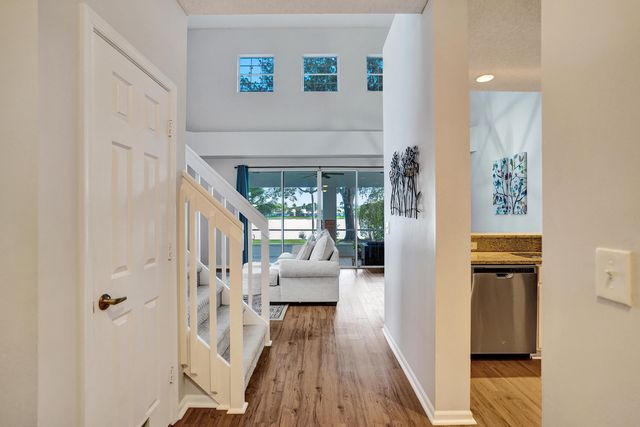 10694 Pelican Drive, Wellington, FL 33414