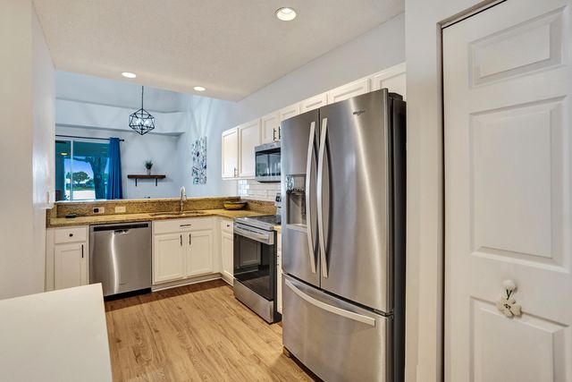 10694 Pelican Drive, Wellington, FL 33414