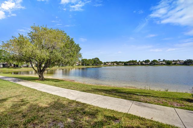 10694 Pelican Drive, Wellington, FL 33414