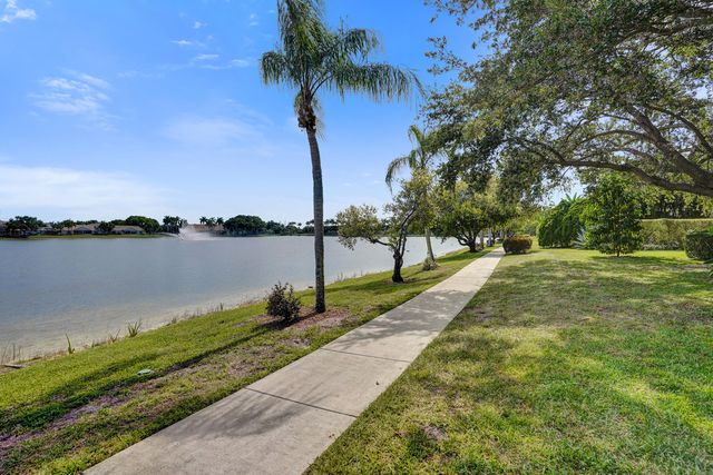 10694 Pelican Drive, Wellington, FL 33414