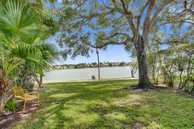 10694 Pelican Drive, Wellington, FL 33414