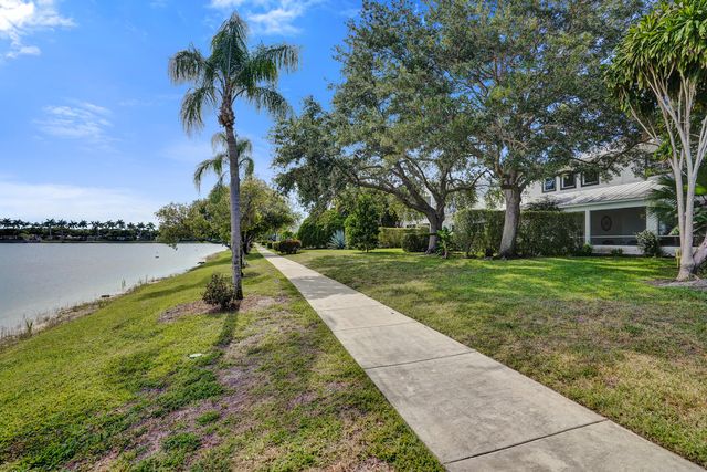 10694 Pelican Drive, Wellington, FL 33414