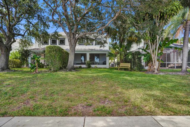 10694 Pelican Drive, Wellington, FL 33414
