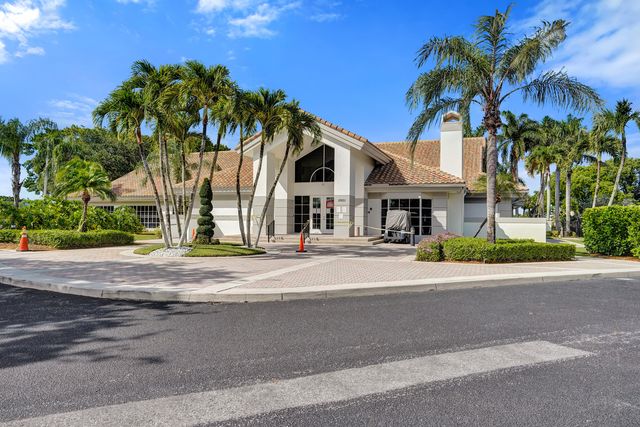 10694 Pelican Drive, Wellington, FL 33414