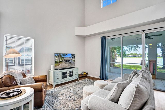 10694 Pelican Drive, Wellington, FL 33414