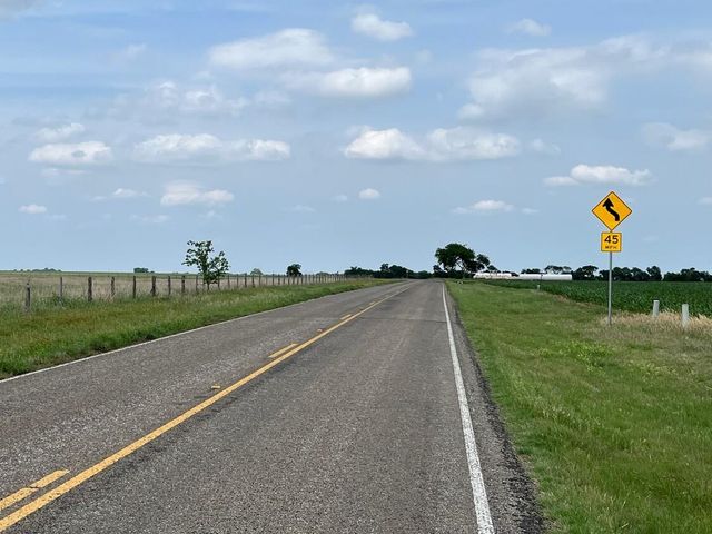 000 County Rd 269, Oglesby, TX 76561