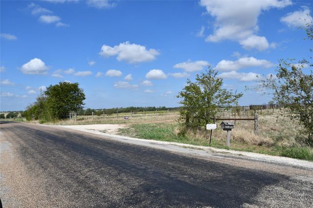 000 County Rd 269, Oglesby, TX 76561