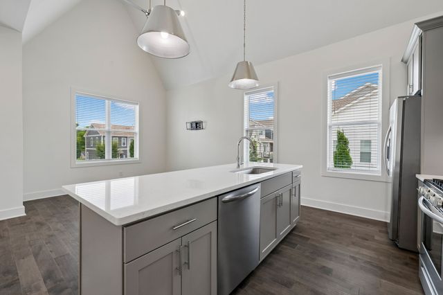 700 James Ave Apt 28, Nashville, TN 37209
