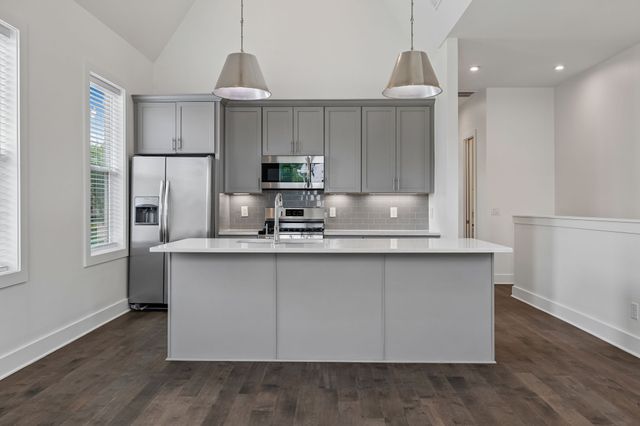 700 James Ave Apt 28, Nashville, TN 37209