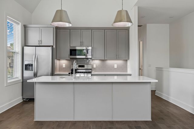 700 James Ave Apt 28, Nashville, TN 37209