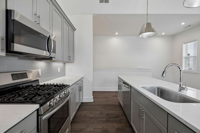700 James Ave Apt 28, Nashville, TN 37209