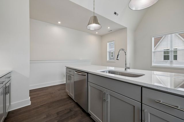 700 James Ave Apt 28, Nashville, TN 37209