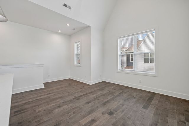 700 James Ave Apt 28, Nashville, TN 37209