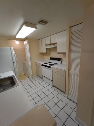 9901 Westview Drive 334, Coral Springs, FL 33076