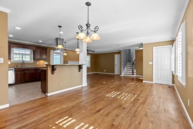 637 N Valley Drive, Chattanooga, TN 37415