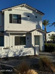 3230 E THOMAS Road 112, Mesa, AZ 85213