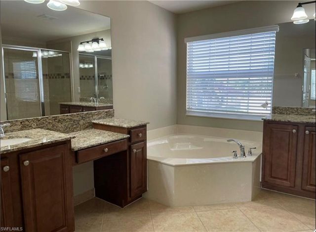 10474 Spruce Pine CT, Fort Myers, FL 33913