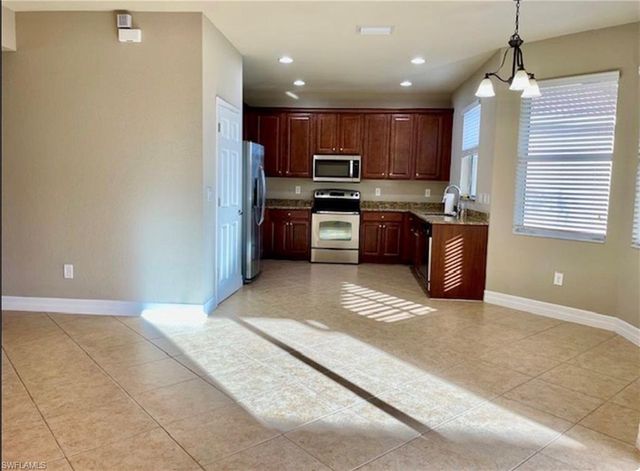 10474 Spruce Pine CT, Fort Myers, FL 33913