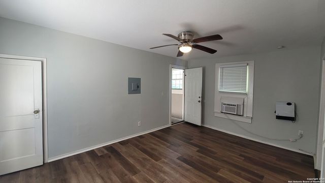 3101 N Elmendorf St Apt 2, San Antonio, TX 78201