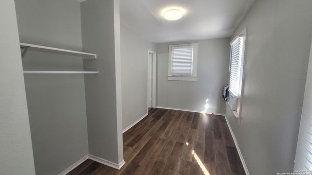 3101 N Elmendorf St Apt 2, San Antonio, TX 78201