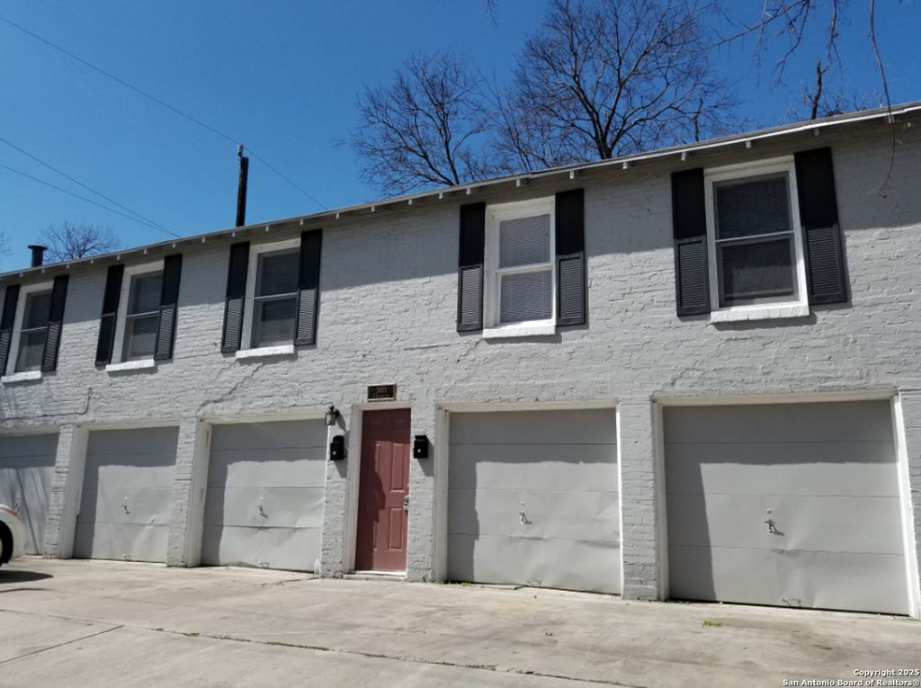 3101 N Elmendorf St Apt 2, San Antonio, TX 78201