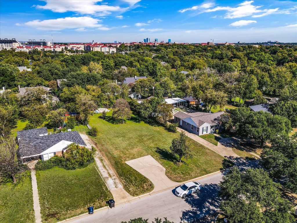 3512 W Biddison Street, Fort Worth, TX 76109