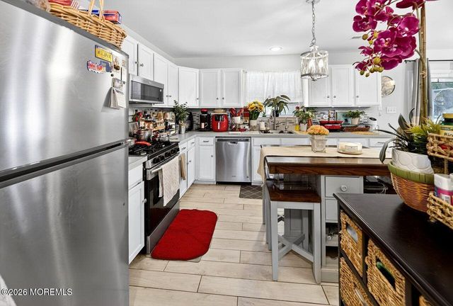 445 S Poplar Avenue, Galloway, NJ 08205