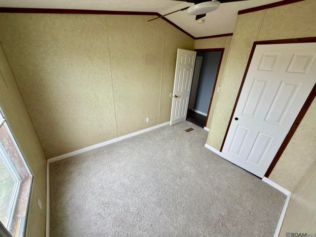 521 Blakefield Dr, Schriever, LA 70395