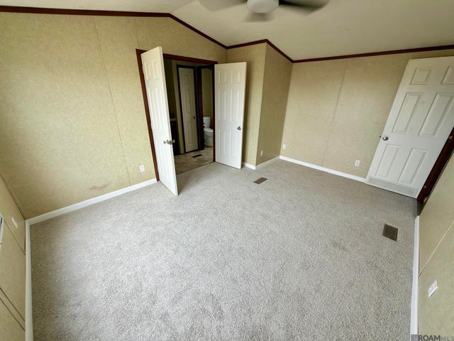 521 Blakefield Dr, Schriever, LA 70395