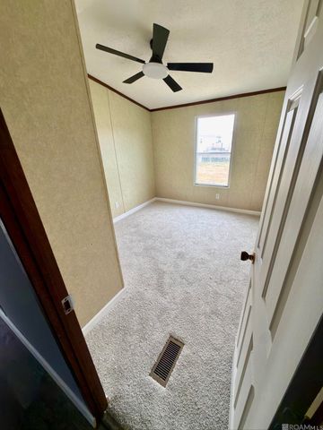 521 Blakefield Dr, Schriever, LA 70395