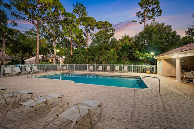 315 Timberwood Court, Palm Beach Gardens, FL 33418