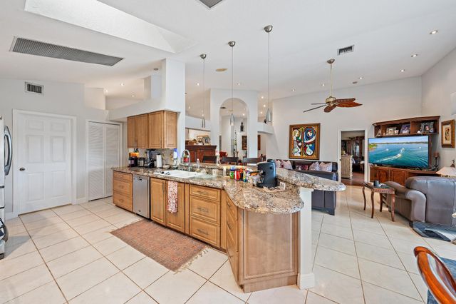 315 Timberwood Court, Palm Beach Gardens, FL 33418