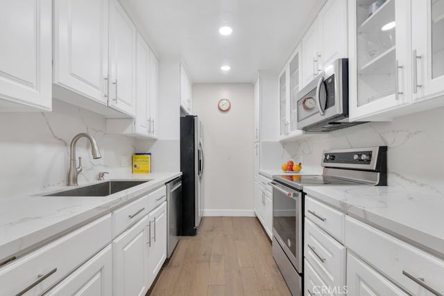 1730 Camino Palmero 308, Los Angeles, CA 90046