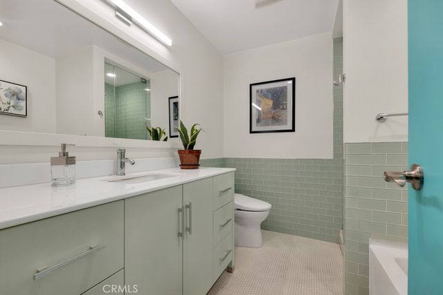 1730 Camino Palmero 308, Los Angeles, CA 90046