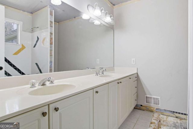 860 Regency Court, Lawrenceville, GA 30044