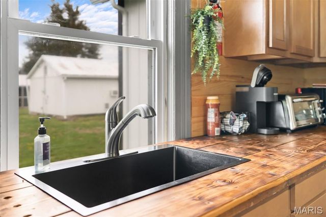 32391 Case Road, Hermann, MO 65041