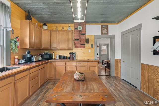 32391 Case Road, Hermann, MO 65041