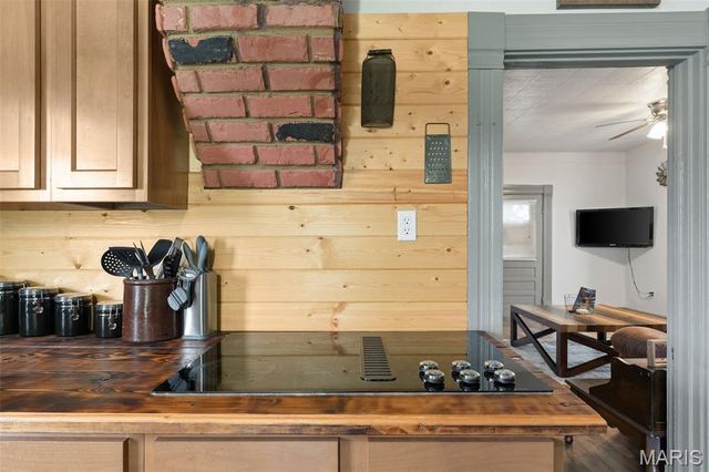 32391 Case Road, Hermann, MO 65041