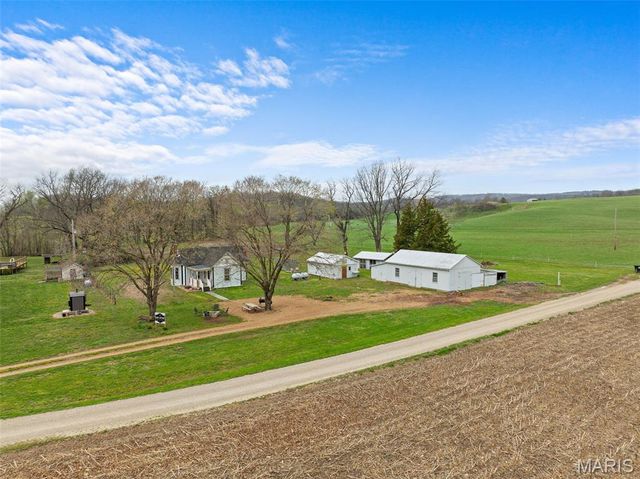 32391 Case Road, Hermann, MO 65041