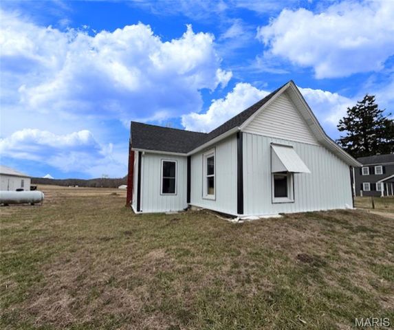 32391 Case Road, Hermann, MO 65041