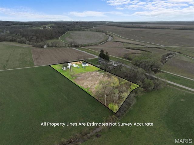 32391 Case Road, Hermann, MO 65041