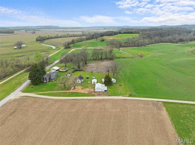 32391 Case Road, Hermann, MO 65041