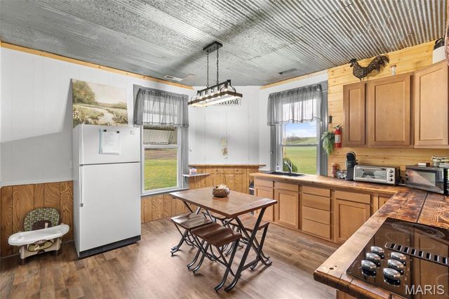 32391 Case Road, Hermann, MO 65041