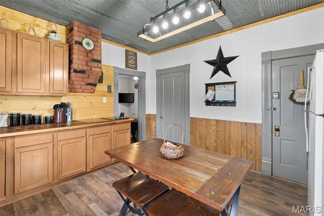 32391 Case Road, Hermann, MO 65041