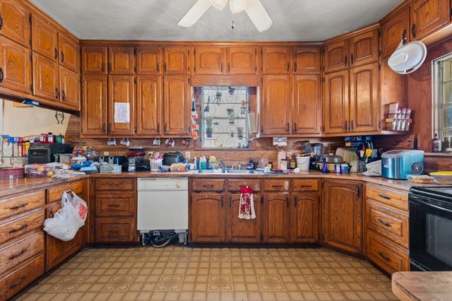 2288 Compton School Road, Crawford, TX 76638