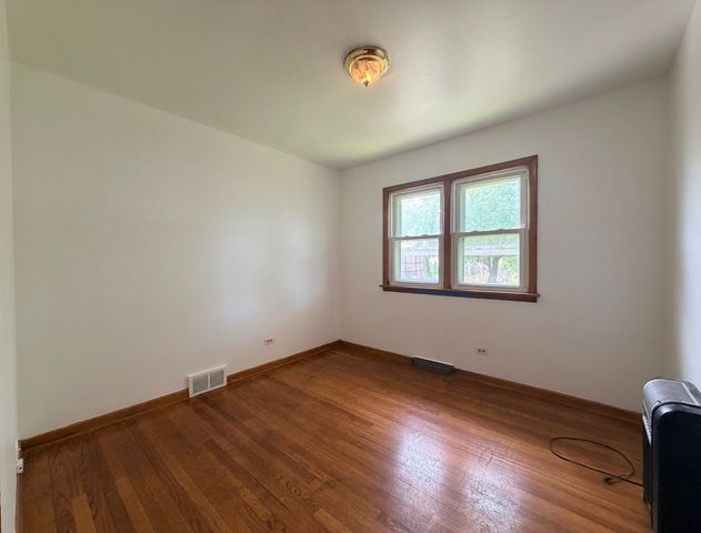 128 N YORK Road, Bensenville, IL 60106